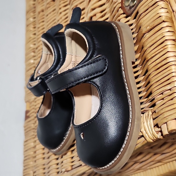Black Mary Jane Heart Cut Out Detail Girls Toddler Dress Shoe 5.5 - Picture 7 of 16